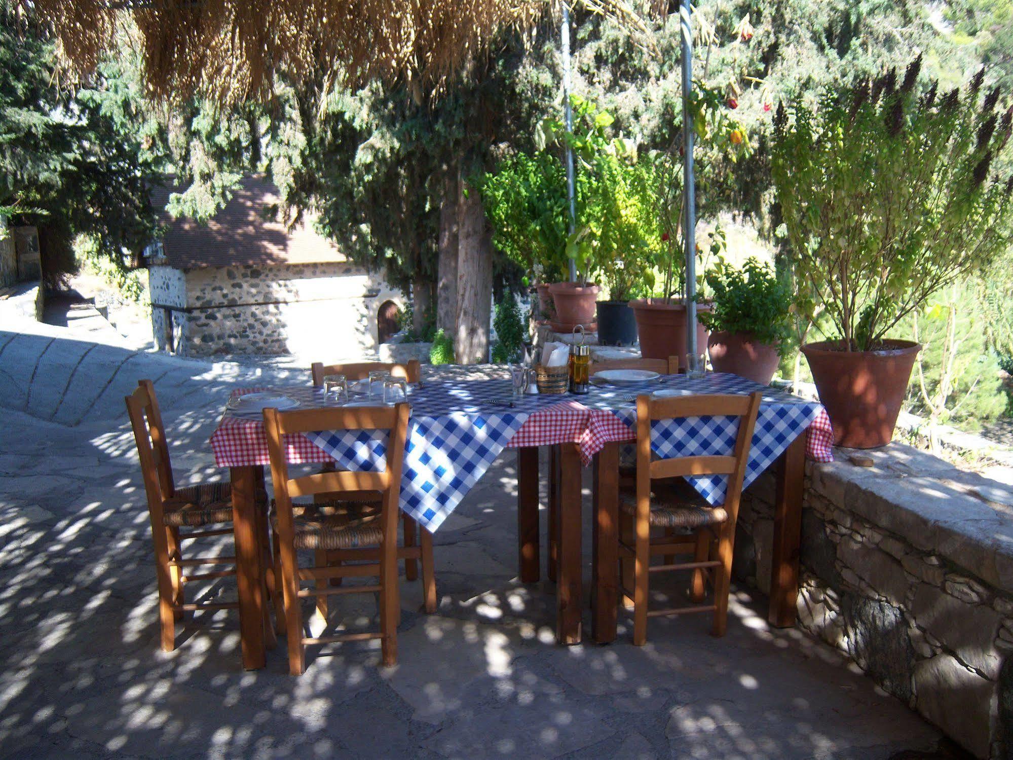 Blue Cottage Apsiou Exterior photo