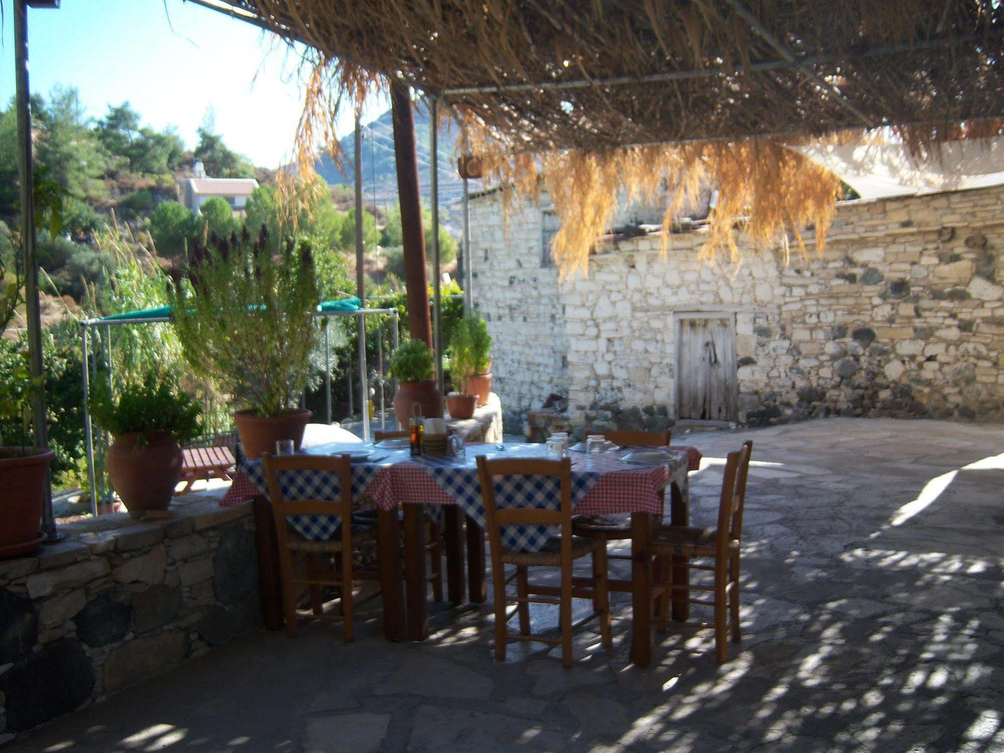 Blue Cottage Apsiou Exterior photo